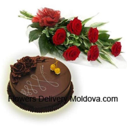 7 Beautiful Roses 1/2 Kg Chocolate Cake