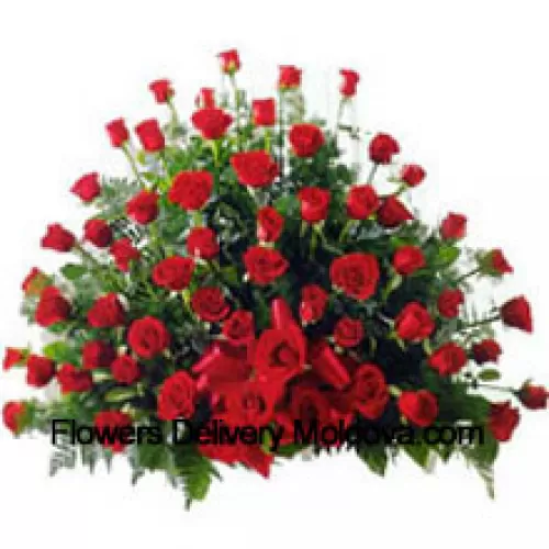 Canasta de 101 rosas de color rojo